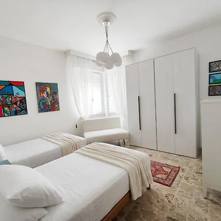 Modern Near Senigallias Velvet *